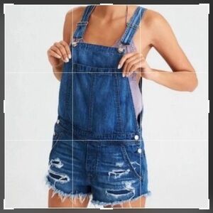 American Eagle outfitters ripped size XSmall raw hem short overalls